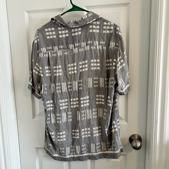 Men’s silk button up shirt Tommy Bahama shirt size M summer shirts vacation - Picture 2 of 6